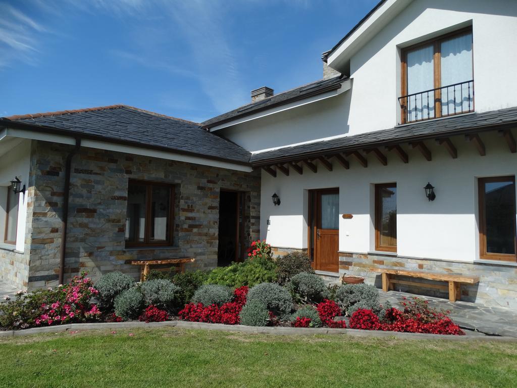 Apartamentos La Cruz de Paderne Navia Exterior foto